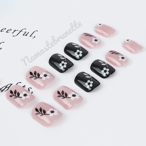 2/$16 Floral Short Press On Nails - Picture 3 of 17